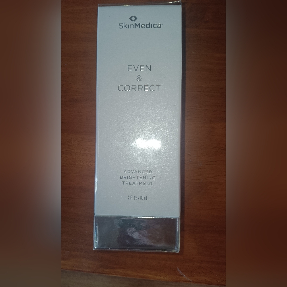 SkinMedica Even & Correct Advanced Brightening Treatment - White and Silver